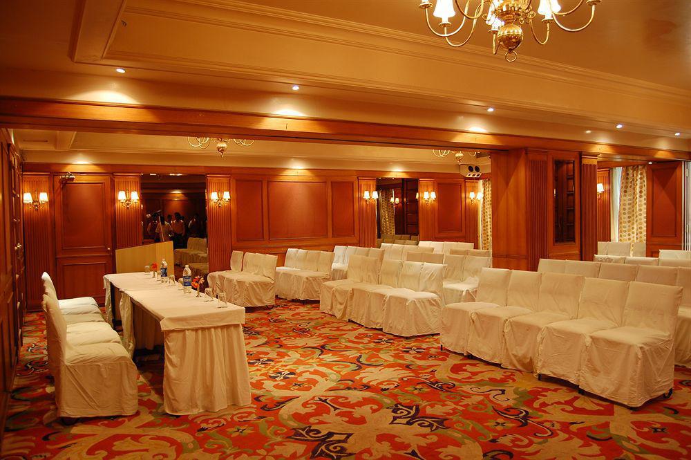 Hotel Celebrations Navi Mumbai Exterior foto
